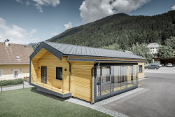 Kancelářská budova rodinné firmy specializující se na dřevěné konstrukce Faltheiner