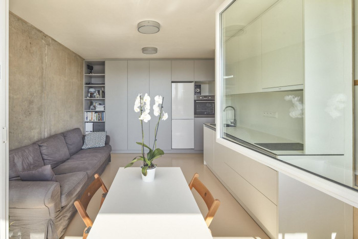 Byt Troja, obytný prostor a vestavěná skříň, 0,5 Studio