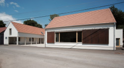 Obecní dům ve Skaličce u Tišnova od Soni Urbánkové