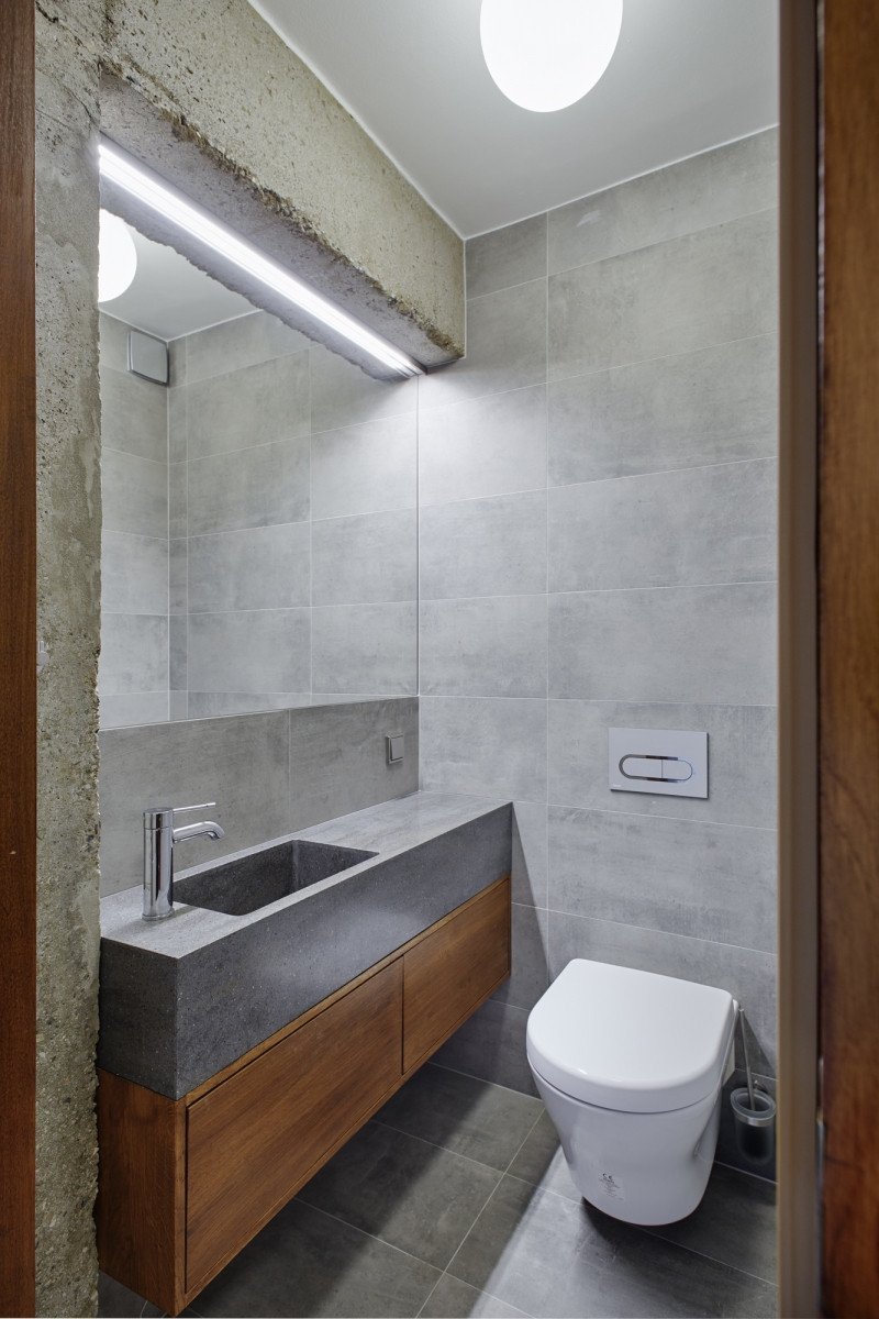 Rekonstrukce panelového bytu od studia Klára Makovcová Architects