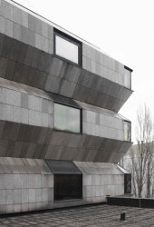 Simon Schnepp a Morgane Renou: fotografická série České velvyslanectví v Berlíně, 2021–2022