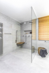 Koupelna pro handbikera, Léblová, Foto