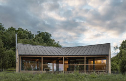 Dům v Hrubé Skále (Víkendový dům v Českém ráji, NEW HOW Architekti)