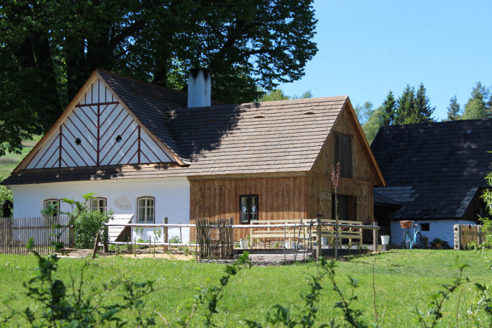 Chalupa pod lípou v Krásném zrekonstruovaná Markem Štukhejlem