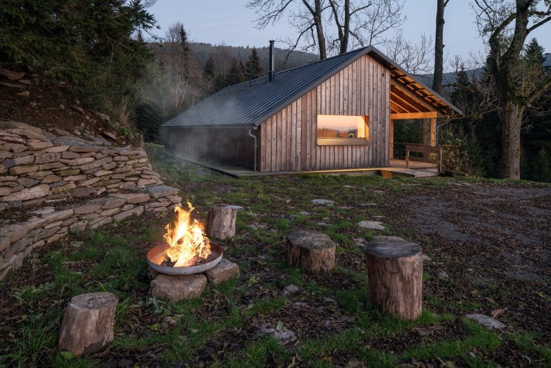 Pařezová chaloupka v Orlických horách od molo architekti