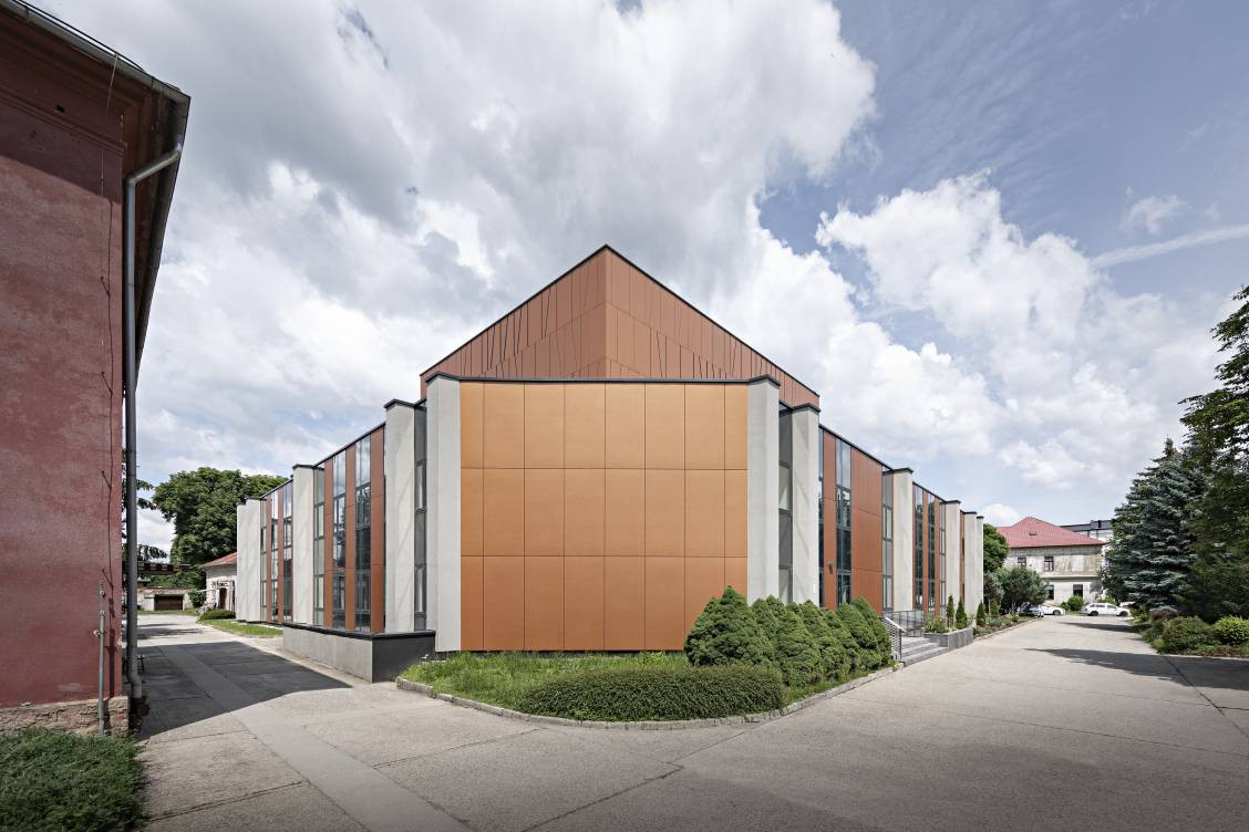 Košické studio DGA zrekonstruovalo budovu Rozhlasu a televize Slovenska v Košicích.