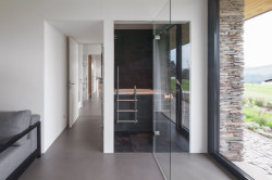 ov-a, Dům u Železného Brodu – foto