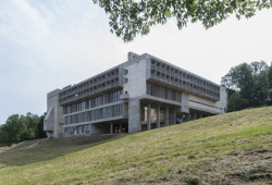 Le Corbusier, Klášter La Tourette, Éveux (1953–1960)