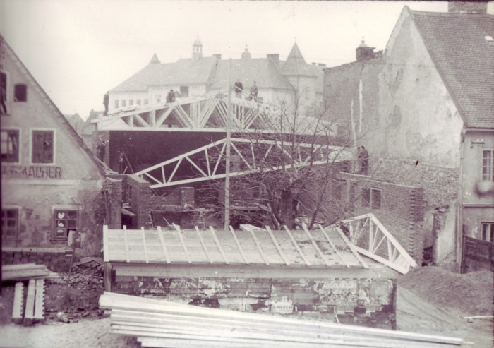 Výstavba kina v roce 1958,