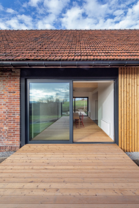 Rekonstrukce firemního sídla mmcité+ v Mazančowicích v Polsku od Kamil Mrva Architects