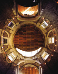 Dostavba kostela San Fernando v Madridu od José I. Linazasora