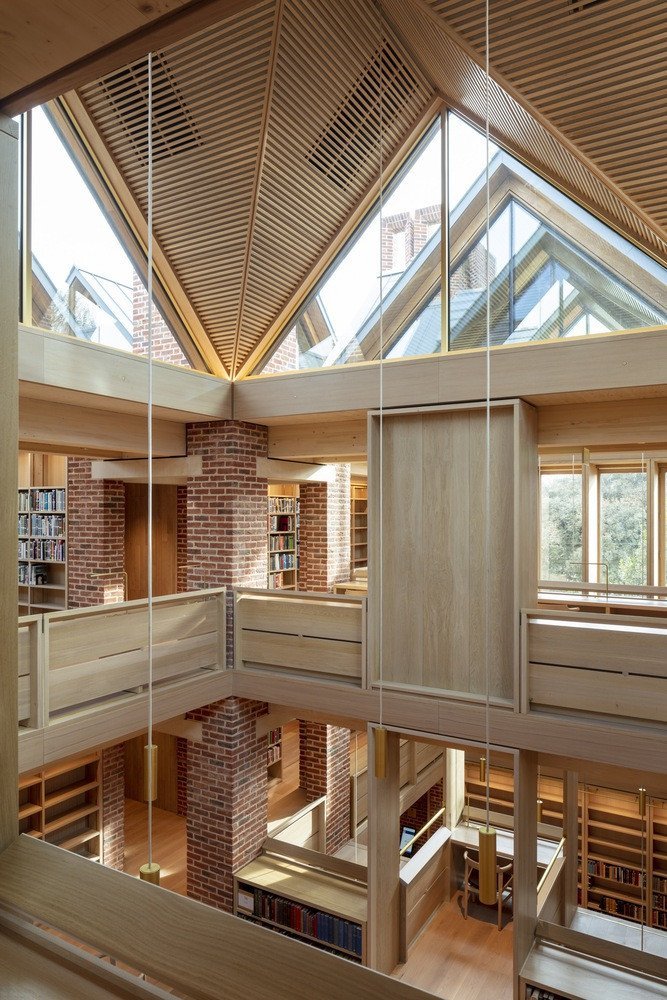 Nová knihovna při Magdalene College Cambridgeské univerzity od Niall McLaughlin Architects
