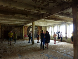 Bývalá výrobna skleněných lustrů firmy Elias Palme v Kamenickém Šenově. Foto: Tereza Hůrská