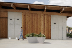 Minimalistické květináče TYPO vyrábí mmcité pomocí 3D tisku jako jedna z prvních firem v České republice