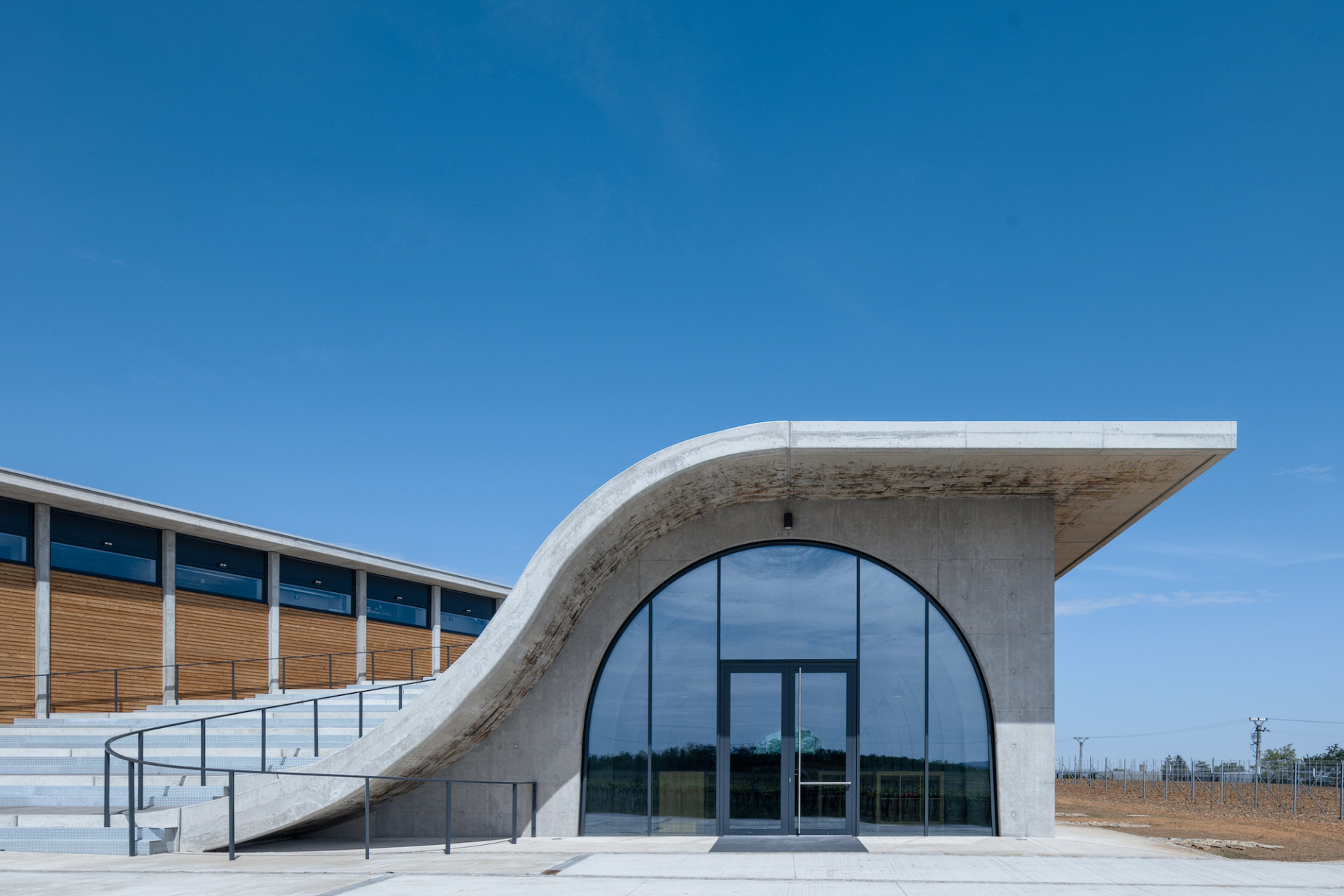 Sídlo Vinařství LAHOFER v Dobšicích u Znojma, Chybík+Krištof