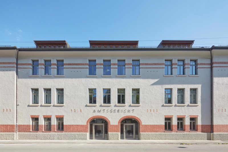 Rekonstrukce budovy okresního soudu Tübingenu od studia Dannien Roller Architekten