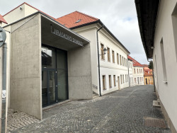 Rekonstrukce Jiráskova divadla v České Lípě, ateliér Adam Rujbr Architects (Adam Rujbr, spolupráce Aleš Chlád, Monika Prostředníková, Kateřina Gayerová, Michaela Bastlová, Lucie Tlustá, Jitka Skuhravá)