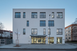 Městská knihovna v Praze na Petřinách, studio MONOM