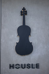 Domovní znamení (Bytový soubor Bohdalecké kvarteto, Podlipný Sladký architekti)