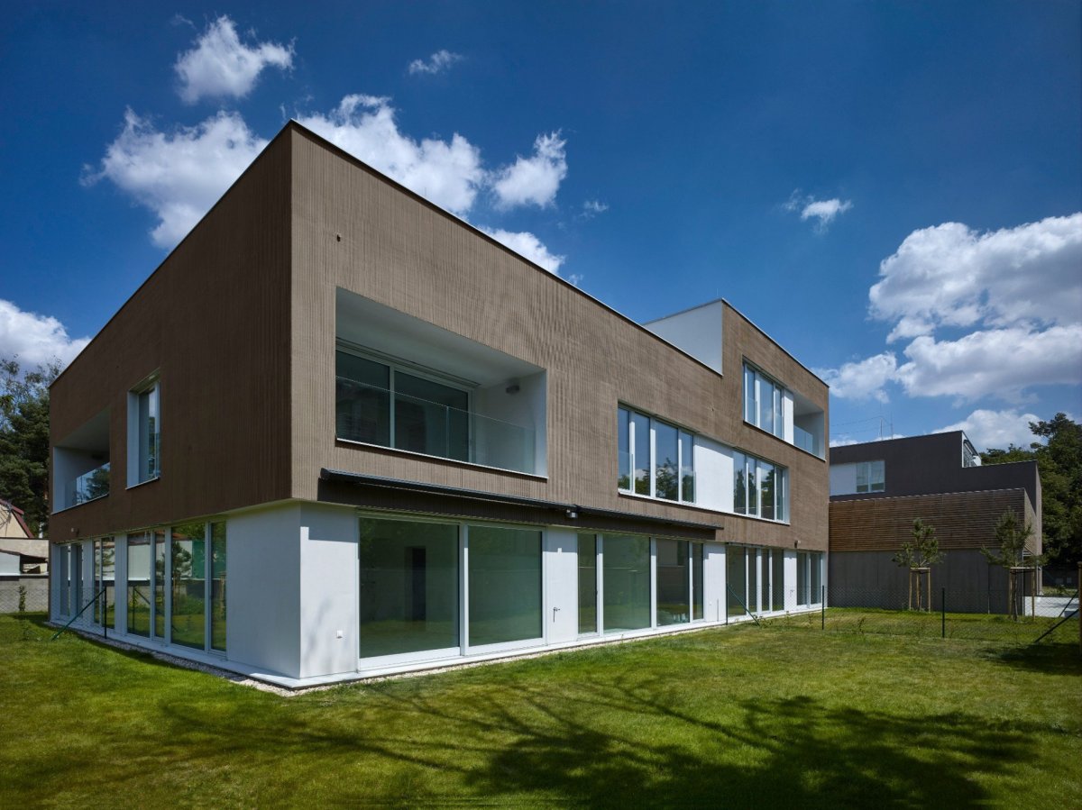 Bytový dům Klánovické Atrium, VYŠEHRAD atelier / Pavel Marek, Zdeněk Rychtařík, Martin Šafránek, Jiří Smolík, Vojtěch Lstibůrek