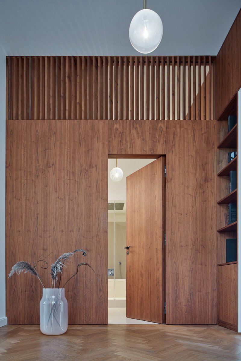 Vstup do koupelny (Byt na Starém Městě, RDTH architekti)