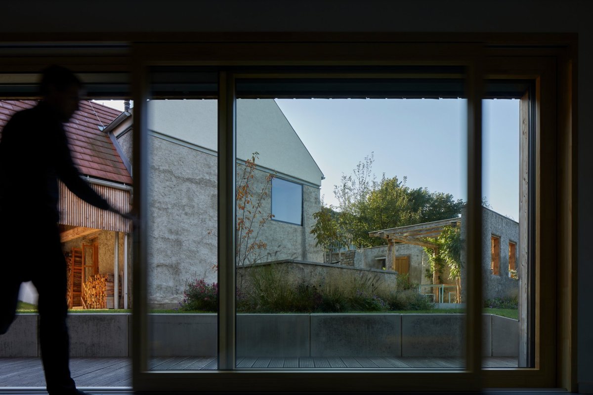 Proměna hospodářské usedlosti s mlýnem na Slovensku od RDTH architekti