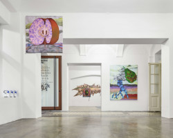 Interiér Galerie Karpuchina v Praze od studia Plus One Architects