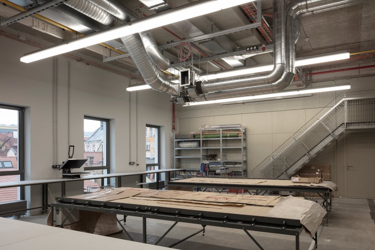 Nové technologické centrum UMPRUM s osvětlením značky Zumtobel
