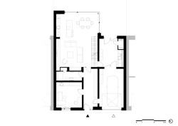 Půdorys 1.NP (RD v Benešově; Ateliér VAS)