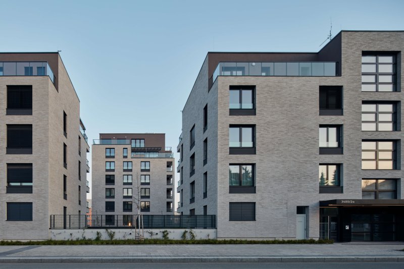 Ateliér Podlipný Sladký architekti realizoval celkem sedm bytových domů v pražských Strašnicích