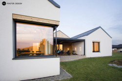 Bungalov s krytým stáním, Pržno, Master Design.