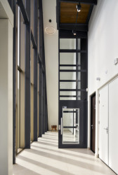 Sportovní hala ETB Sombroek ve městě Edam-Volendam v Nizozemsku od studia Kuiper Steur Architecten