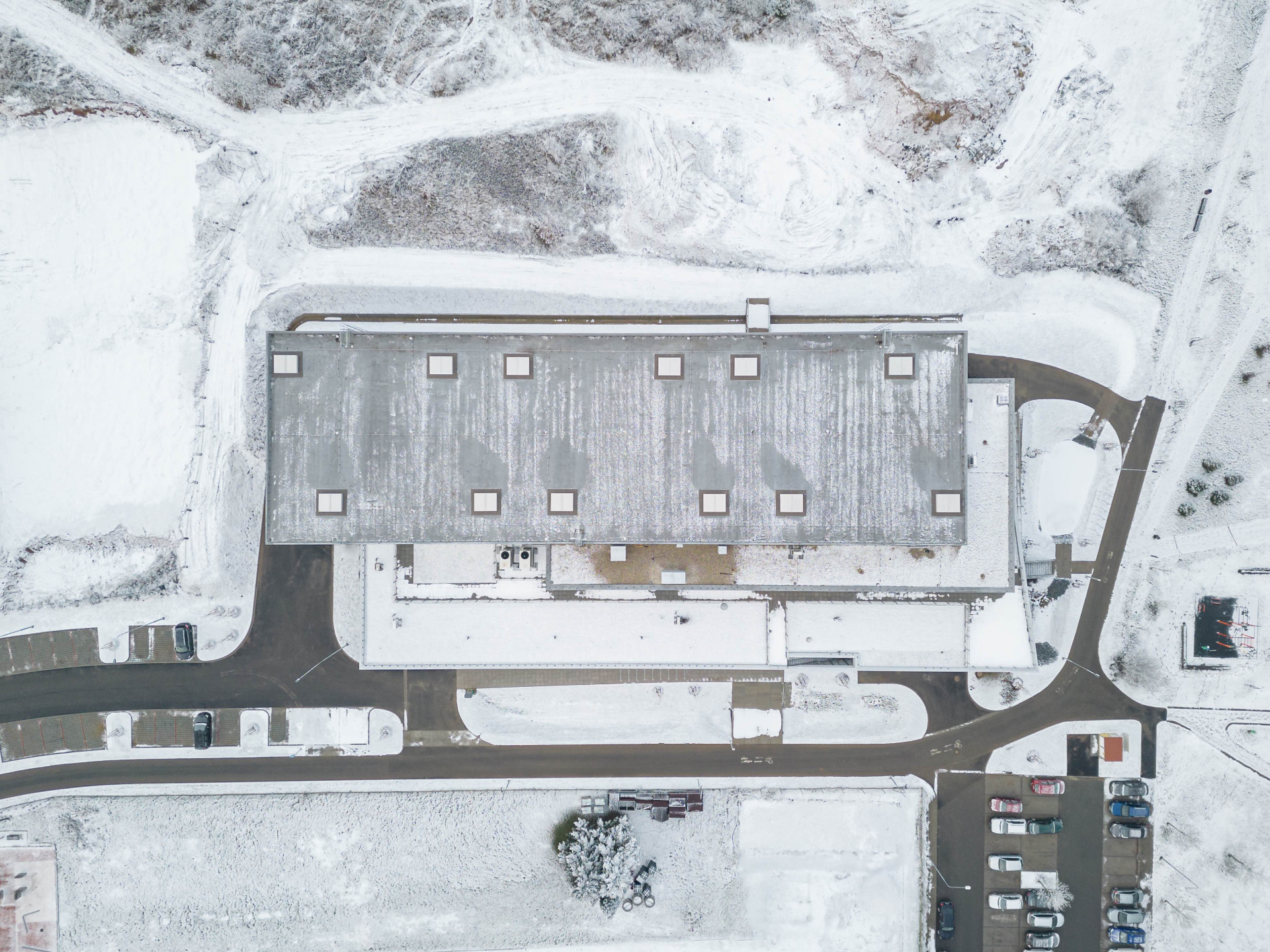 Sportovní hala města Plzeň, Projectstudio8: Stavbu formují pospojované kubické hmoty