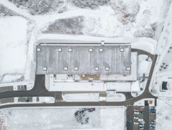 Sportovní hala města Plzeň, Projectstudio8: Stavbu formují pospojované kubické hmoty