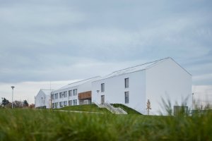 Základní škola Amos pro Psáry a Dolní Jirčany, SOA architekti
