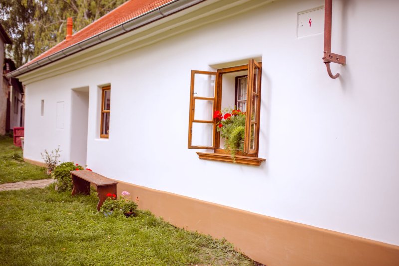 Vápenné omítky od Hlinařů se uplatňují například na památkově chráněných budovách.