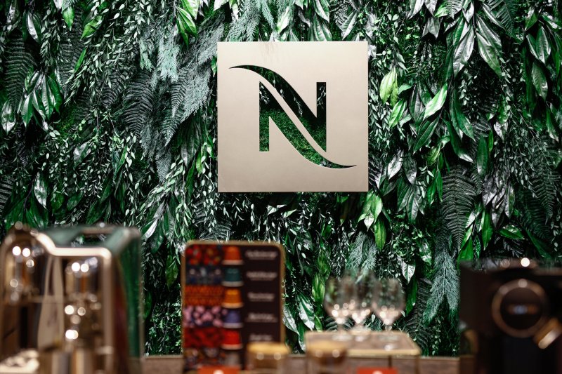Mechové stěny a obrazy od Jungle Interiors