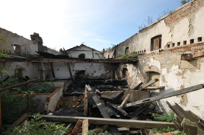 3+1 architekti, Revitalizace hospodářského dvora JACER, původní stav – foto