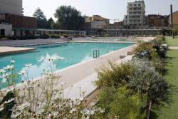 Tajemné lázně v Miláně, Michele De Lucchi