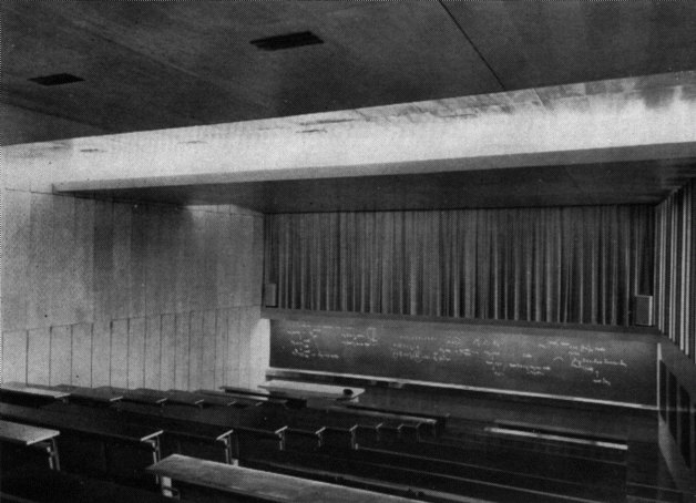 Pohled do přednáškového sálu Ústavu makromolekulární chemie, historická fotografie (1965)