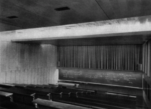Pohled do přednáškového sálu Ústavu makromolekulární chemie, historická fotografie (1965)