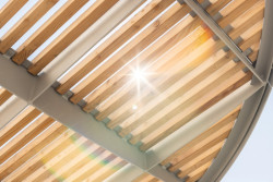 Zelený bulvár Praterstraße zakončený na náměstí Nestroyplatz