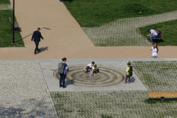 Revitalizace Komenského náměstí v Praze na Žižkově, MCA atelier/ Pavla Melková, Miroslav Cikán. Zdro: MCA atelier