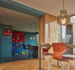 Studio Formafatal zrekonstruovalo interiéry domu rodiny Hřebejkových na pražských Hřebenkách