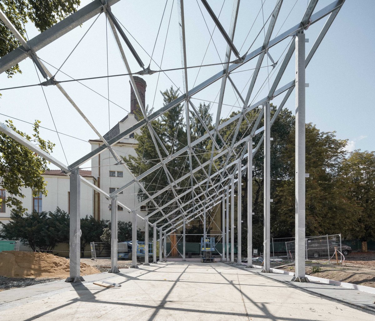 Architekti ze studia Chybík + Krištof obnovili slavný Mendelův skleník v Brně