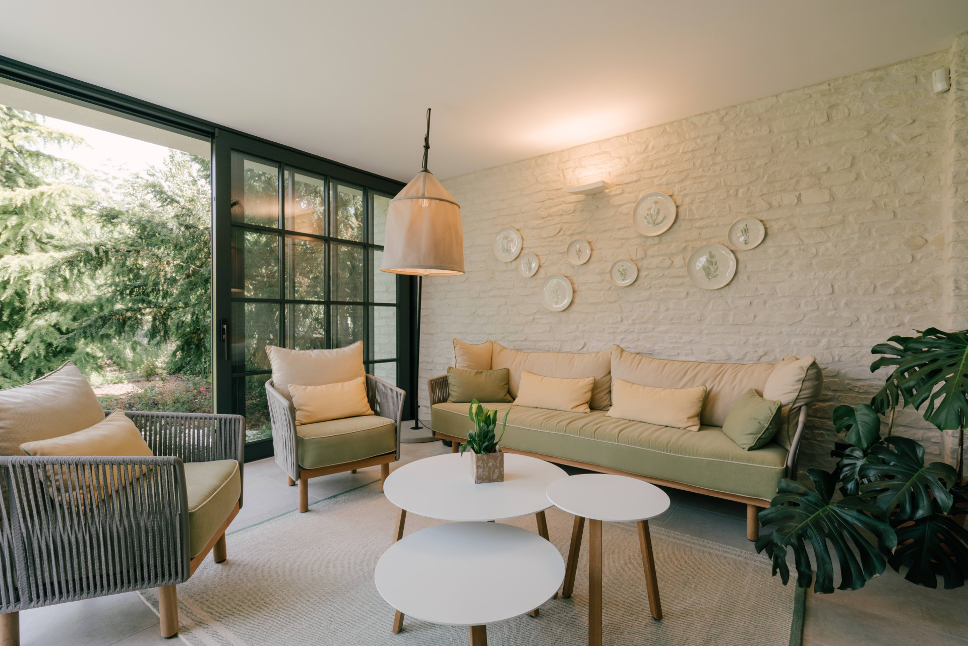 Interiérová designérka Kamila Jarkovská navrhla interiér zrekonstruovaného rodinného domu na pražském Žižkově