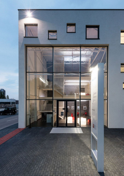 Compass Architekti, Administratívno skladový areál Sliačska – foto