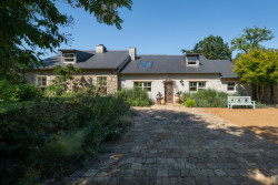 Stará část domu (Rekosntrukce domu v Bretani, MOLO ARCHITEKTI)