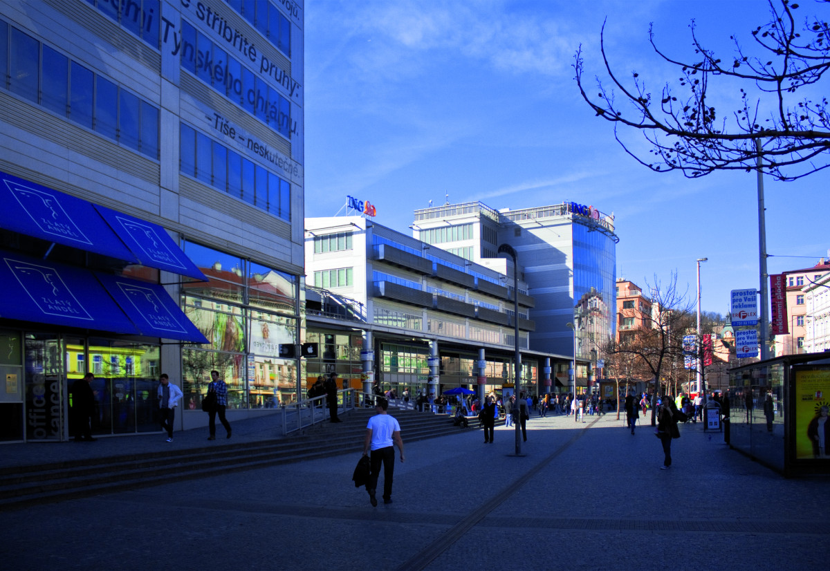 Zlatý Anděl patří k nejvýraznějším realizacím současné architektury v Praze. (Zlatý Anděl; A8000)