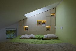 Mooza architecture, Interiér mezonetového bytu v Holešovicích - foto